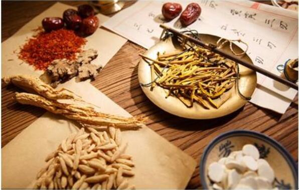 我國(guó)中藥材產(chǎn)業(yè)發(fā)展迅速，正向規(guī)?；瑯?biāo)準(zhǔn)化轉(zhuǎn)變