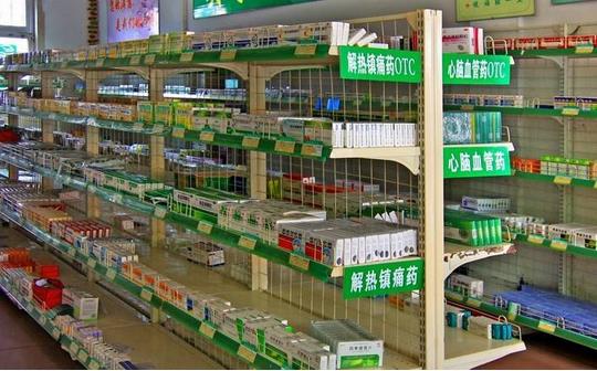 隨中國(guó)醫(yī)藥分開(kāi)政策的推進(jìn)，國(guó)內(nèi)藥店有望成為藥品銷售第一終端的潛力
