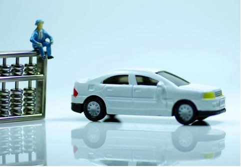 我國機(jī)動車數(shù)量的不斷增加，使得車險市場規(guī)模不斷擴(kuò)大?